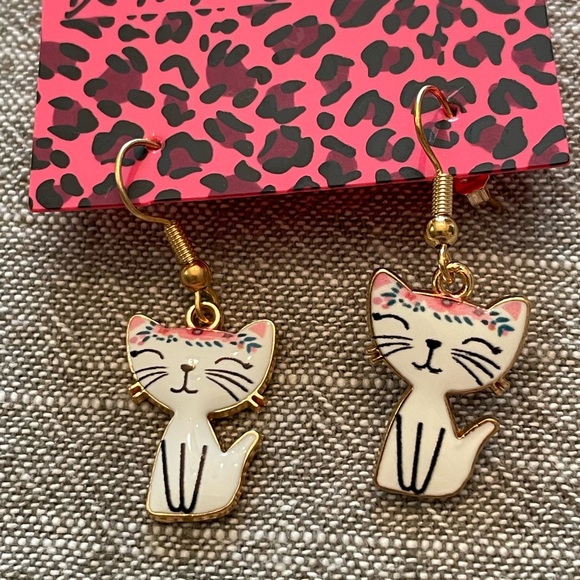 Betsey Johnson Jewelry - Cute Cat Earrings with Gold Accents